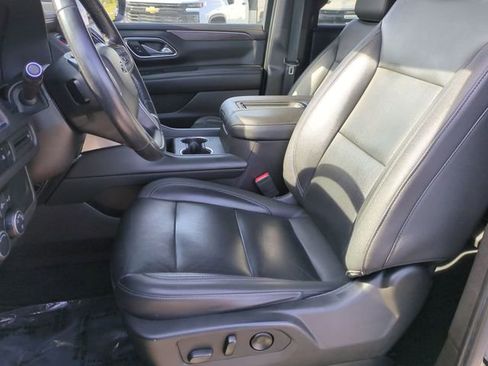 Used 2021 Chevrolet Suburban LT RWD image 11
