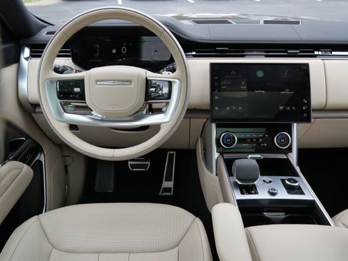Certified 2023 Land Rover Range Rover SE AWD/4WD image 19