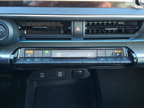 Used 2024 Toyota Prius XLE image 16