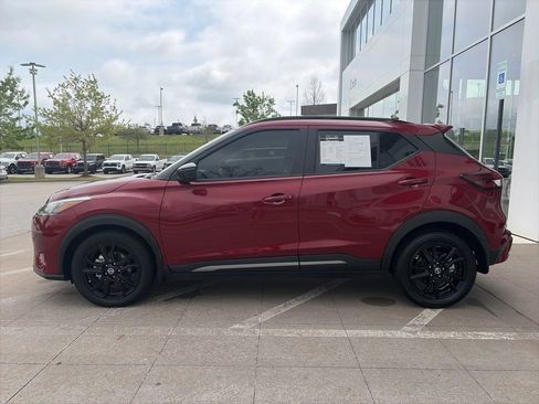 Used 2021 Nissan Kicks SR w/ SR Premium Package FWD image 4