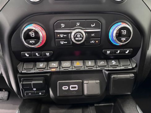 Used 2020 GMC Sierra 3500 Denali w/ Denali Ultimate Package image 22