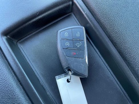 Used 2025 Chevrolet Silverado 1500 LT AWD/4WD image 24