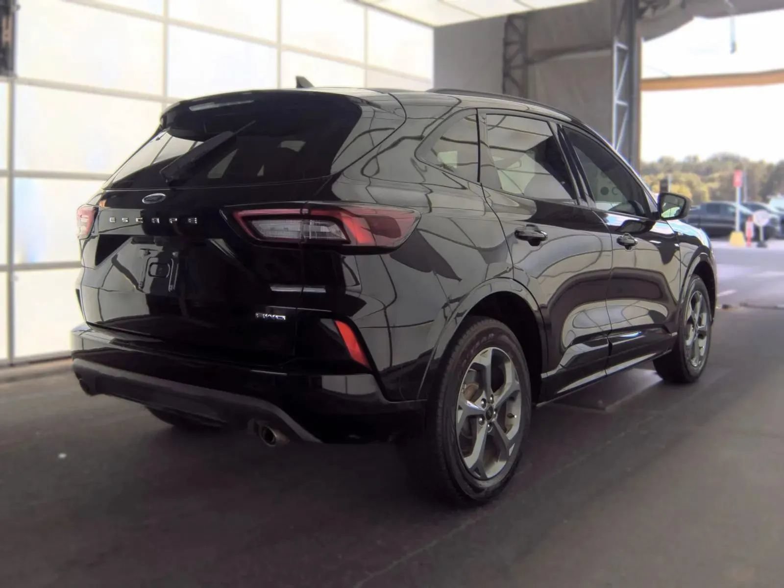 Used 2024 Ford Escape ST-Line AWD/4WD image 5