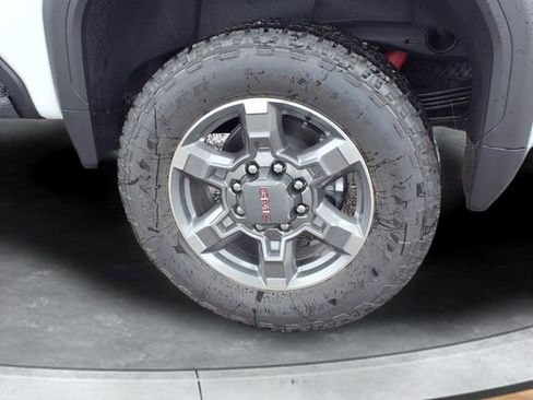New 2026 GMC Sierra 2500 SLE w/ SLE Value Package; AWD/4WD image 15