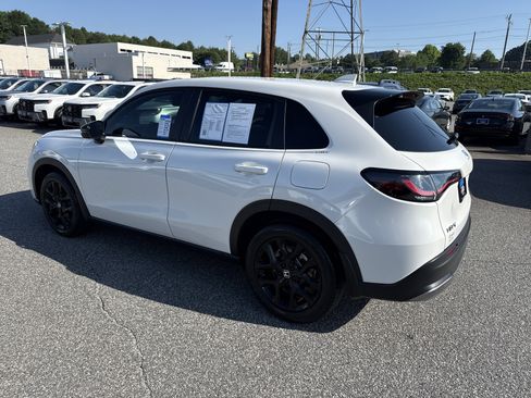 Used 2025 Honda HR-V Sport image 8