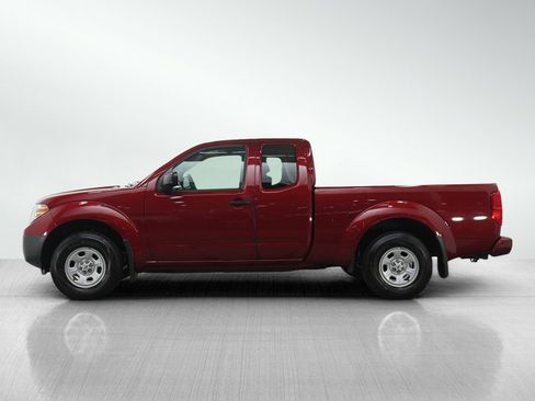 Used 2019 Nissan Frontier S image 2
