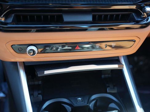 Used 2025 BMW 330i 330i Sedan RWD w/ Convenience Package image 23