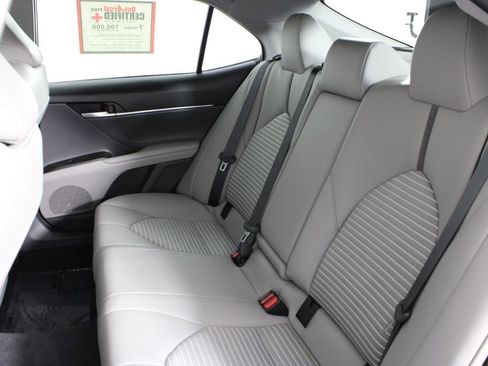 Used 2023 Toyota Camry SE image 19