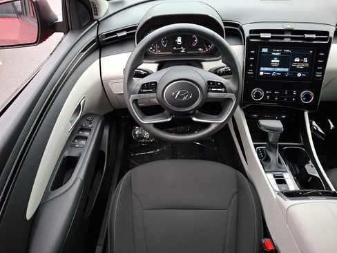 Certified 2023 Hyundai Tucson SEL AWD/4WD image 12