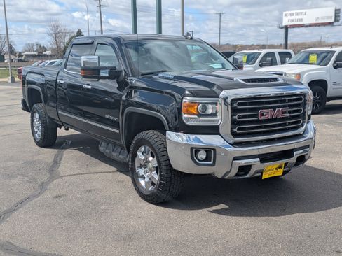 Used 2018 GMC Sierra 2500 SLT w/ Duramax Plus Package image 2