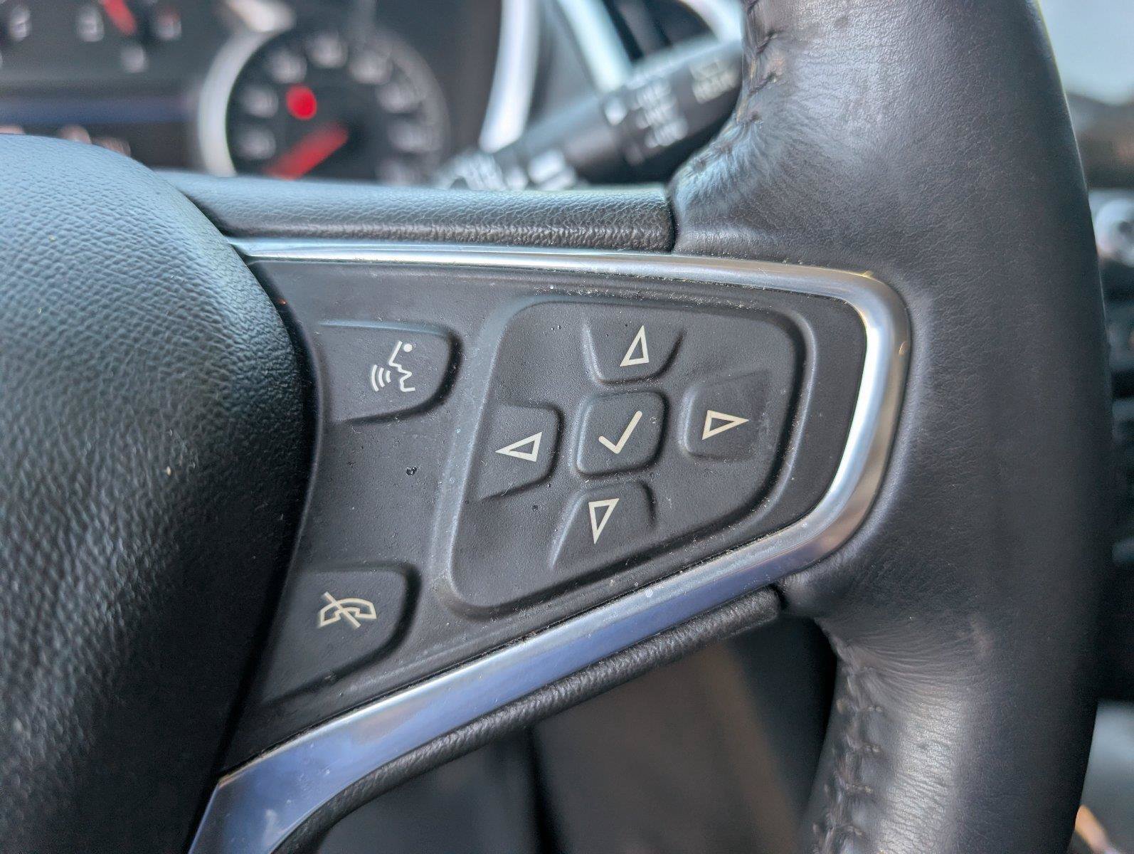 Used 2022 Chevrolet Equinox Premier FWD image 24