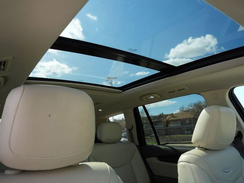 Certified 2022 Cadillac XT6 Premium Luxury w/ Technology Package image 27