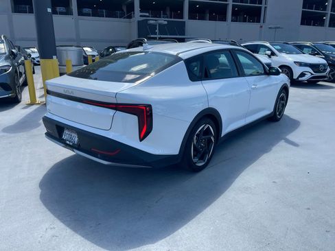 Used 2025 Kia K4 EX FWD image 3