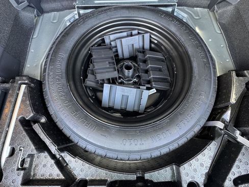 Used 2020 Volkswagen Tiguan SE w/ Panoramic Sunroof Package AWD/4WD image 15