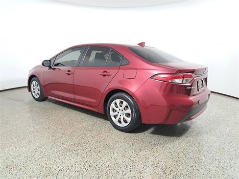 Used 2022 Toyota Corolla LE image 7