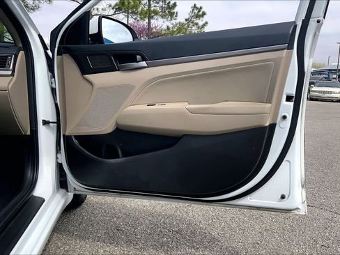 Used 2017 Hyundai Elantra Value Edition w/ Cargo Package image 23