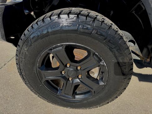 Used 2019 Jeep Wrangler Unlimited Sport S image 27