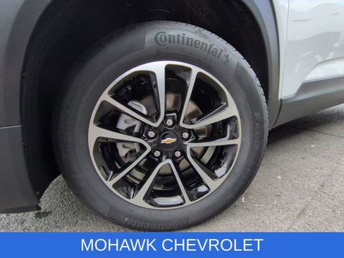 Certified 2025 Chevrolet TrailBlazer LT AWD/4WD image 32