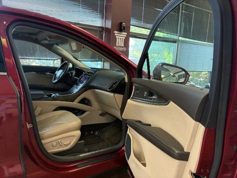 Used 2019 Lincoln Nautilus Reserve AWD/4WD image 27