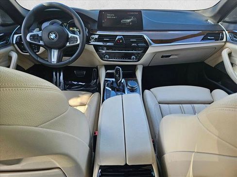 Used 2018 BMW 540i w/ M Sport Package image 17