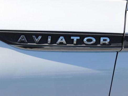 Used 2023 Lincoln Aviator Reserve w/ Equipment Group 201A AWD/4WD image 4