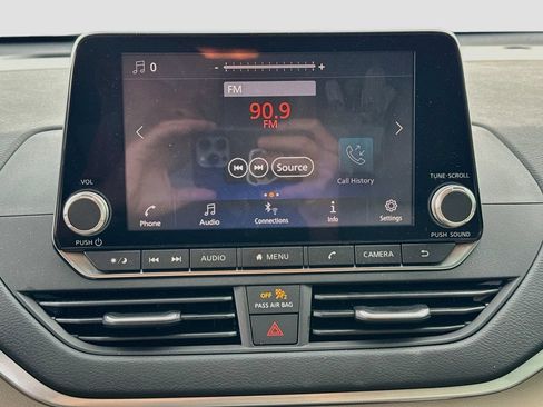 Used 2022 Nissan Altima 2.5 SV FWD image 16