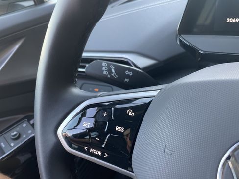 Used 2024 Volkswagen ID.4 S image 31