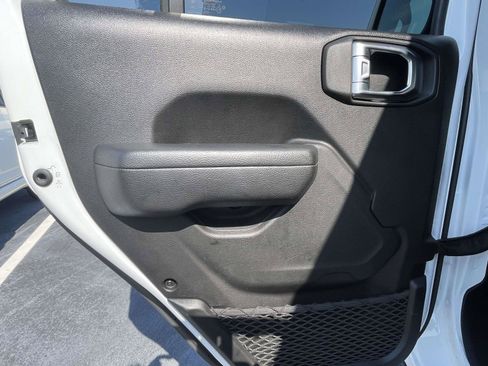 Used 2024 Jeep Wrangler Unlimited Sport AWD/4WD image 8
