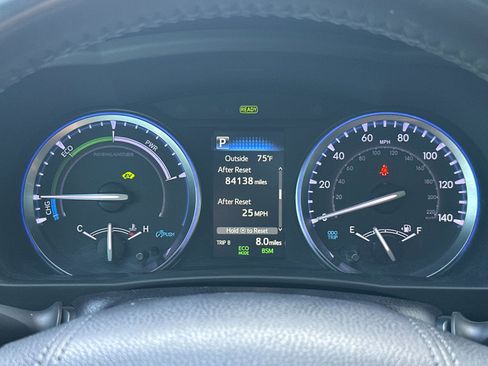 Used 2019 Toyota Highlander XLE w/ Carpet Mat Package (TMS) AWD/4WD image 27