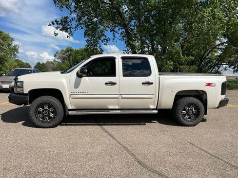 Used 2013 Chevrolet Silverado 1500 LT w/ LT White Diamond Edition AWD/4WD image 7