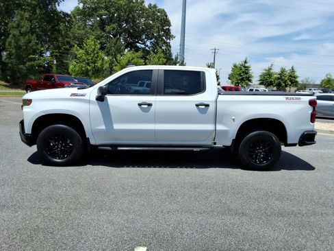Certified 2021 Chevrolet Silverado 1500 Custom Trail Boss w/ LPO, Dark Essentials Package AWD/4WD image 8