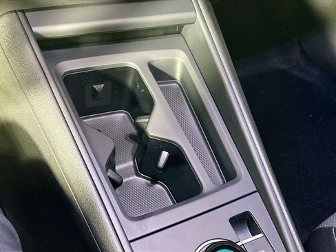 New 2025 Volkswagen Tiguan SE R-Line image 15