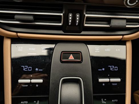 Certified 2023 Porsche Macan S AWD/4WD image 42