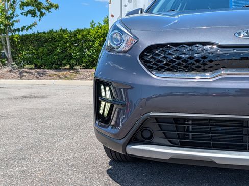 Used 2021 Kia Niro LXS image 9
