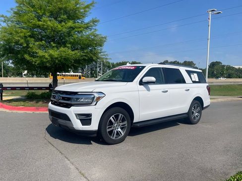 Used 2024 Ford Expedition Max Limited RWD image 3