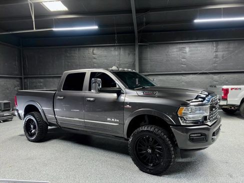 Used 2022 RAM 2500 Limited AWD/4WD image 8