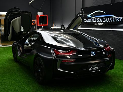 Used 2016 BMW i8 image 3