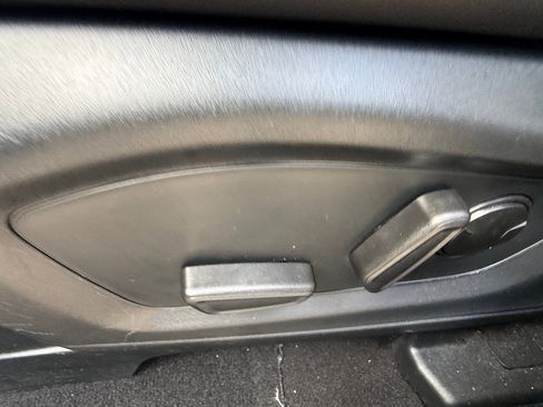 Used 2024 Ford Explorer XLT w/ Equipment Group 202A image 23