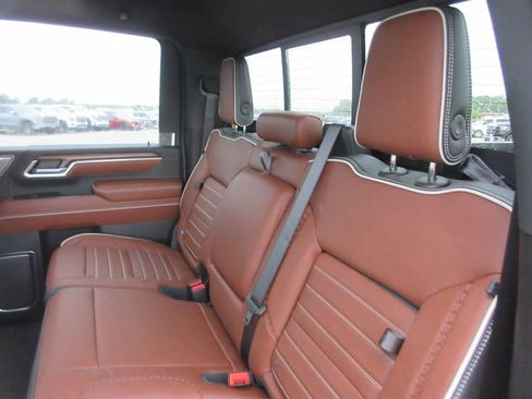 New 2026 GMC Sierra 3500 Denali Ultimate AWD/4WD image 13