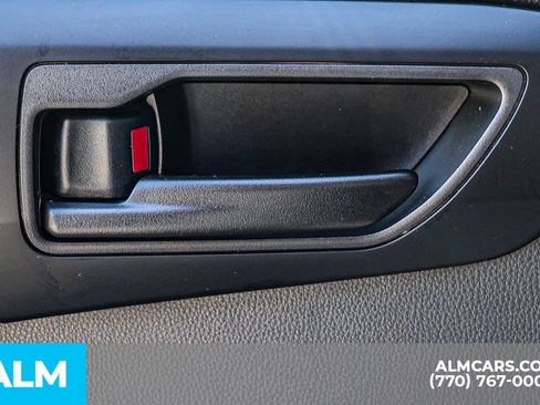 Used 2025 Toyota Highlander LE FWD image 55