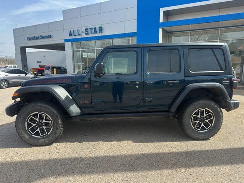 Used 2025 Jeep Wrangler Unlimited Rubicon image 3