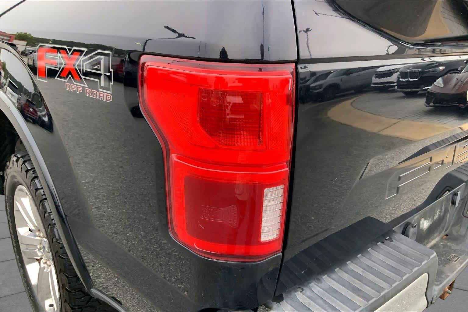 Used 2019 Ford F150 Lariat w/ Equipment Group 502A Luxury AWD/4WD image 26