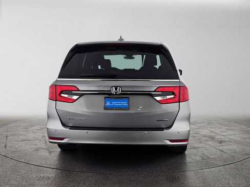 Used 2023 Honda Odyssey Touring image 4