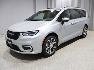 New 2026 Chrysler Pacifica Pinnacle AWD/4WD video 3