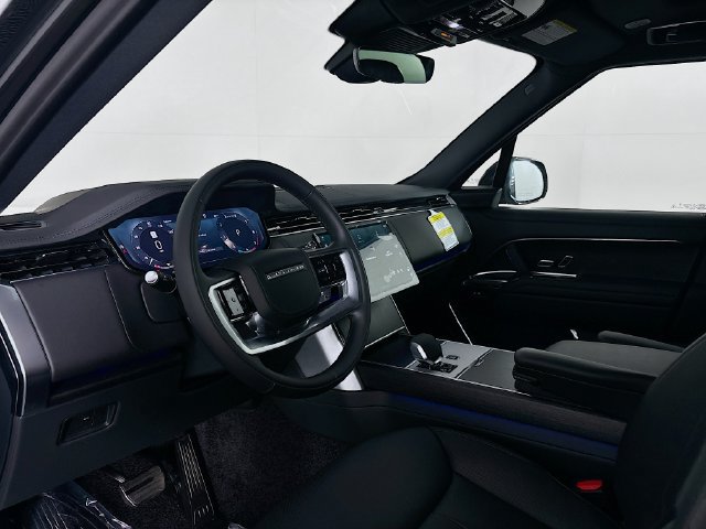 New 2026 Land Rover Range Rover Long Wheelbase SE AWD/4WD image 9