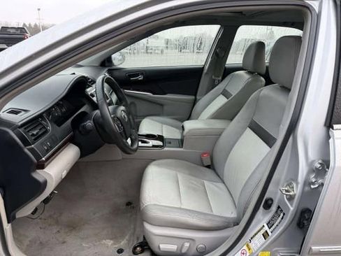 Used 2014 Toyota Camry XLE w/ Leather Package image 10