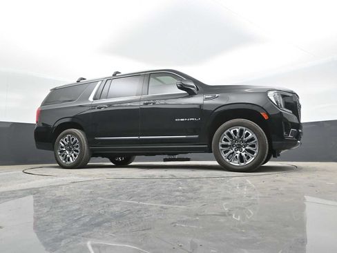 Used 2023 GMC Yukon XL Denali Ultimate AWD/4WD image 53