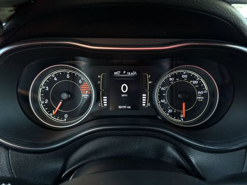 Used 2021 Jeep Cherokee Latitude Plus image 17