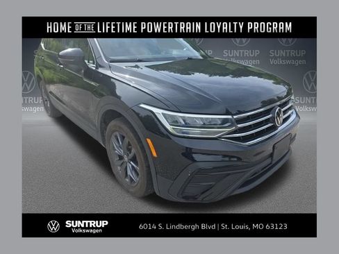 Used 2023 Volkswagen Tiguan SE w/ Panoramic Sunroof Package FWD image 1