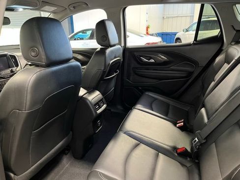 Used 2024 GMC Terrain SLT FWD image 17